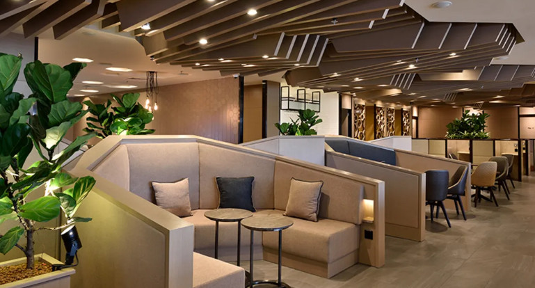 창이 공항 라운지 서비스 (Plaza Premium Lounge)