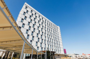 JR-EAST HOTEL METS PREMIER MAKUHARITOYOSUNA