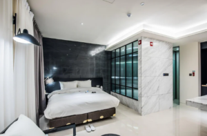 리버틴 호텔 (Rivertain Hotel)